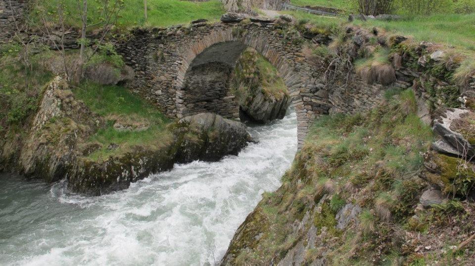 فندق Pensio La Creu إيستيري دانو المظهر الخارجي الصورة